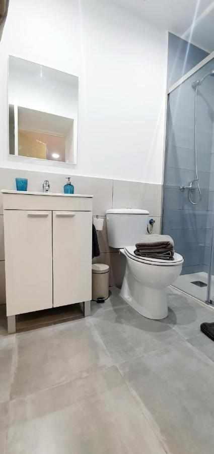 Hostal Urban Basic Оспиталет де Лобрегат Екстериор снимка