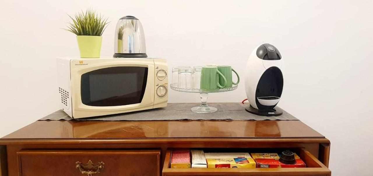Hostal Urban Basic Оспиталет де Лобрегат Екстериор снимка