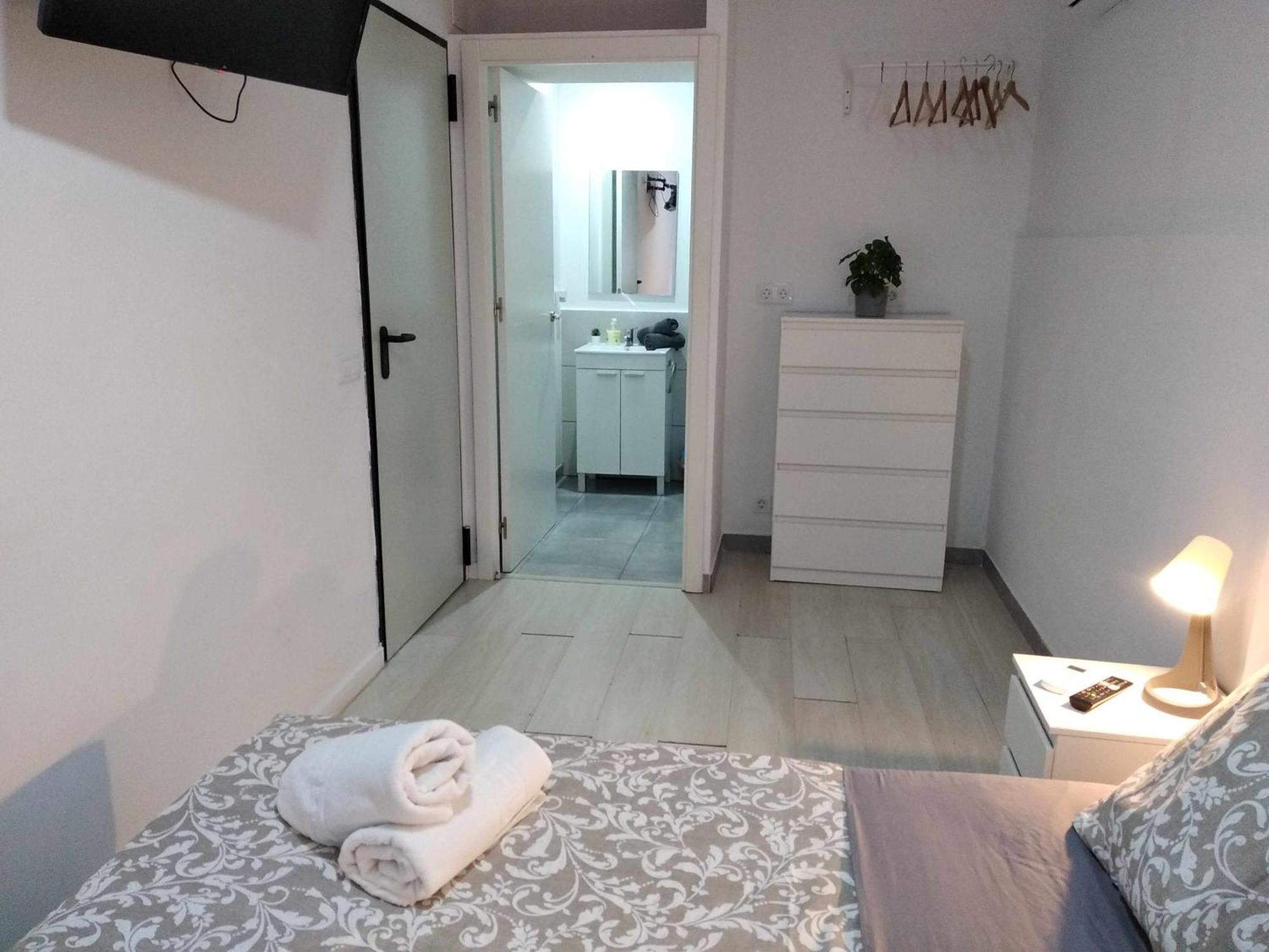 Hostal Urban Basic Оспиталет де Лобрегат Стая снимка