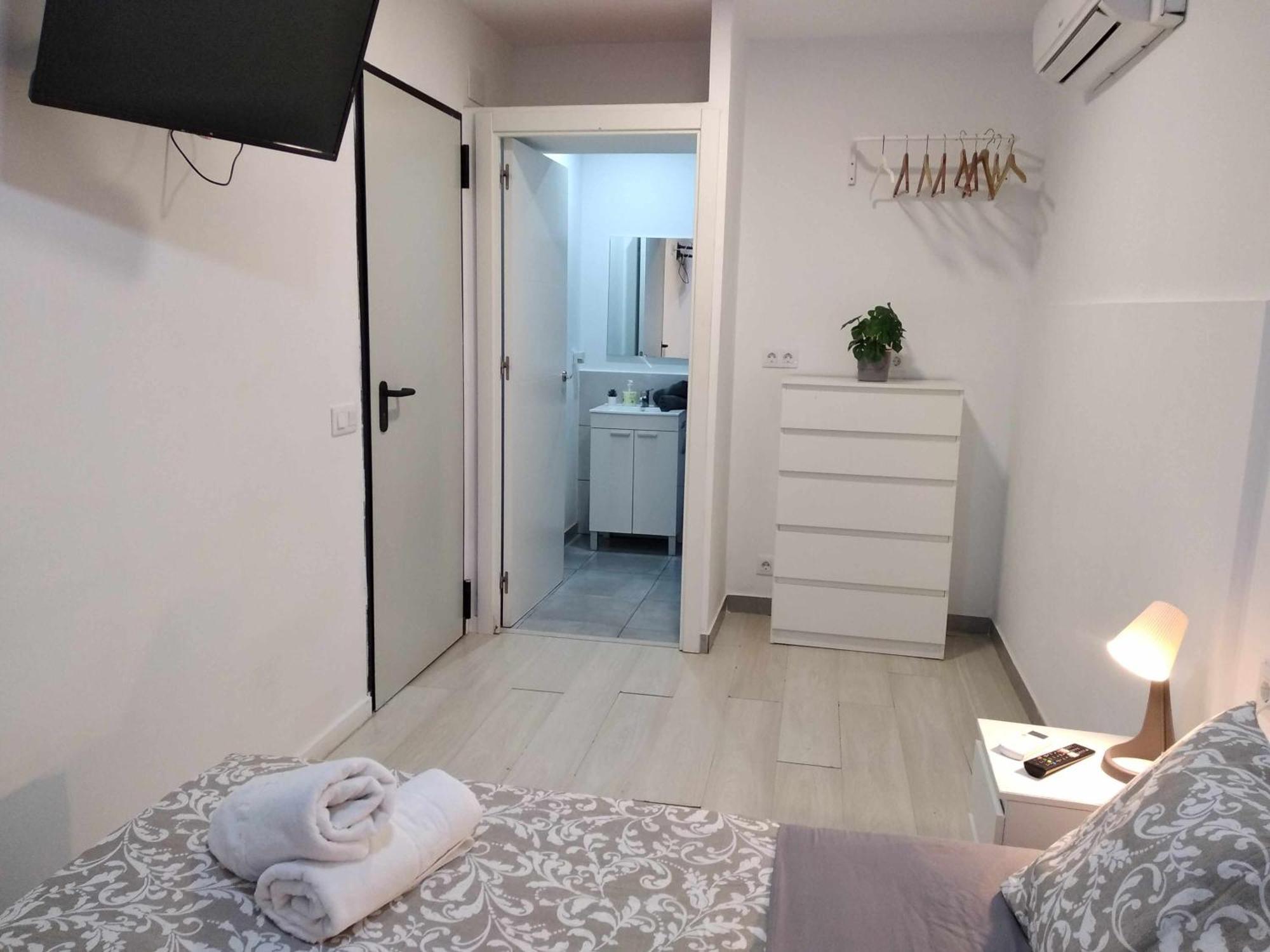 Hostal Urban Basic Оспиталет де Лобрегат Стая снимка