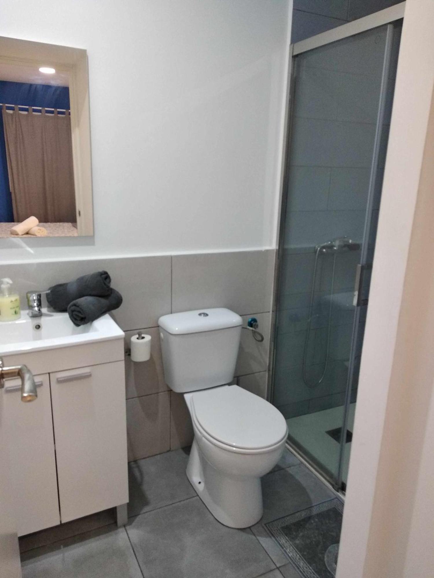 Hostal Urban Basic Оспиталет де Лобрегат Стая снимка